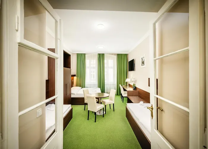 Martin 4* Praag